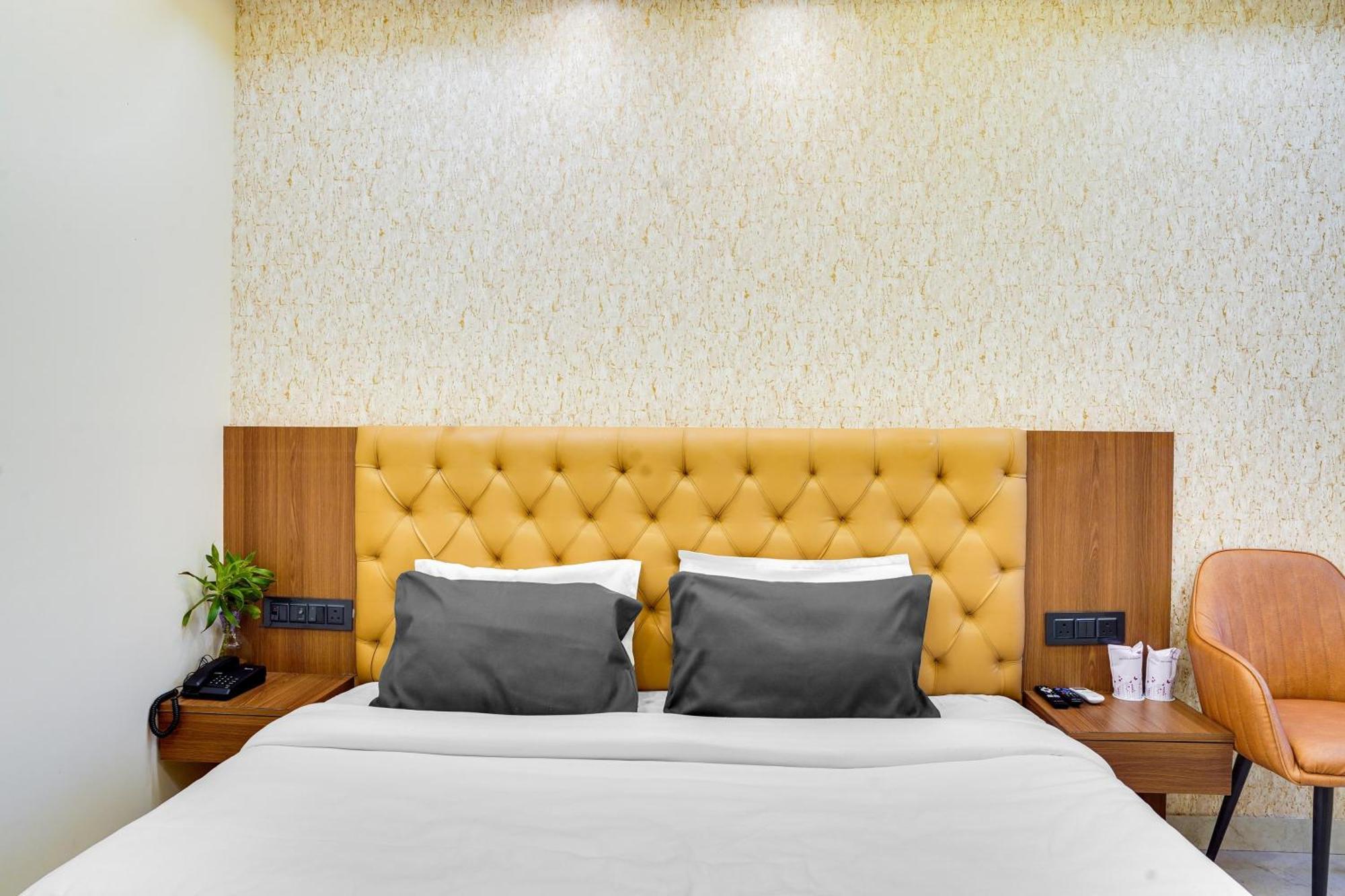 בהופאל Hotel O Anjaney Palace מראה חיצוני תמונה